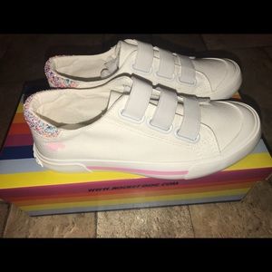 Rocket Dog White Slip-on Sneakers Women’s 6M